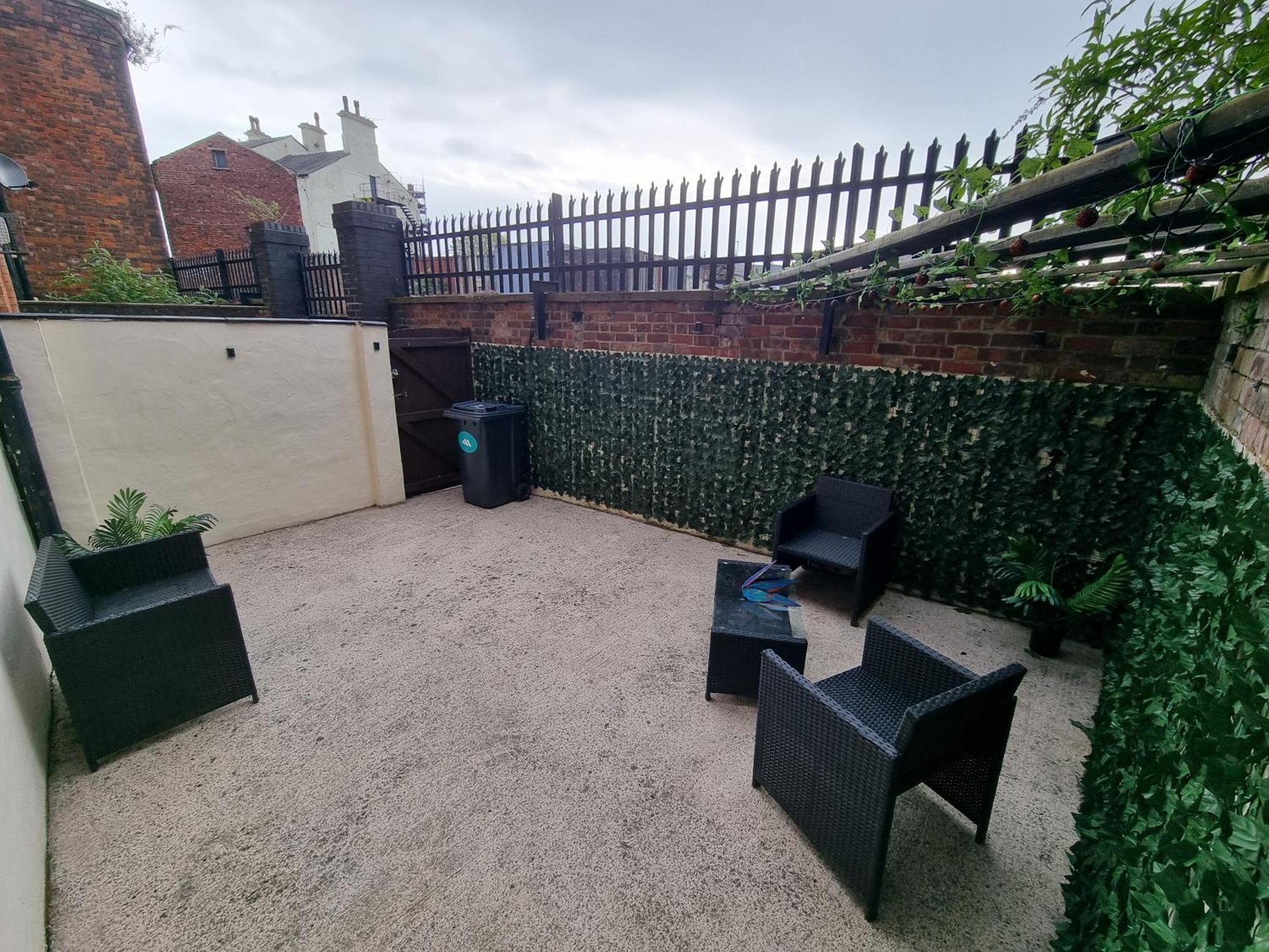 Spacious 2 Bed Appartment Next To Bae With Spa Bath Barrow-in-Furness Exterior photo