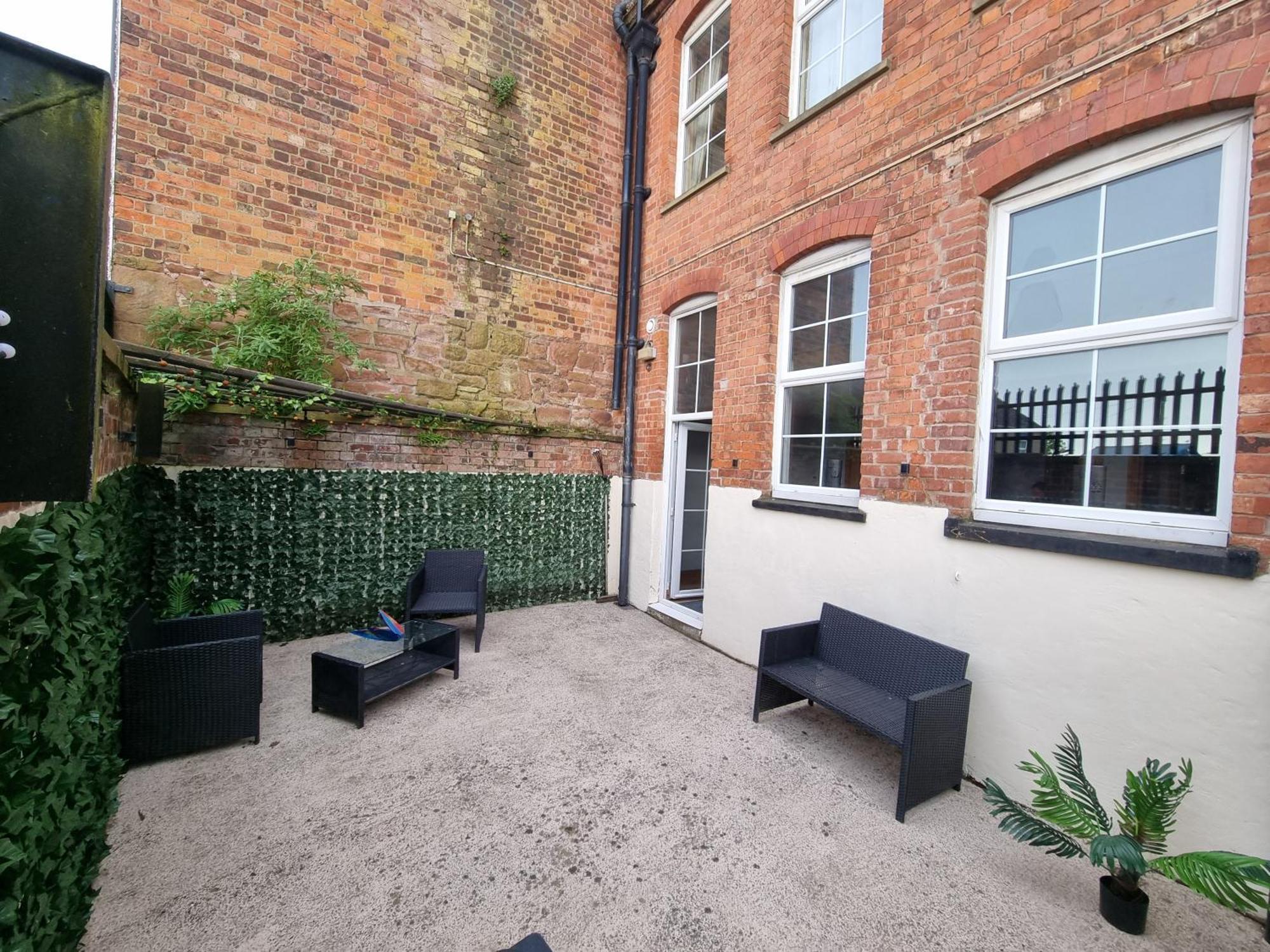 Spacious 2 Bed Appartment Next To Bae With Spa Bath Barrow-in-Furness Exterior photo
